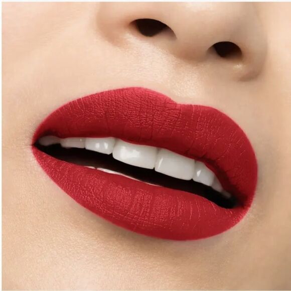 New Rouge Louboutin Velvet Matte Lipstick Red Dramadouce 005 (plastic cap) - Picture 6 of 15